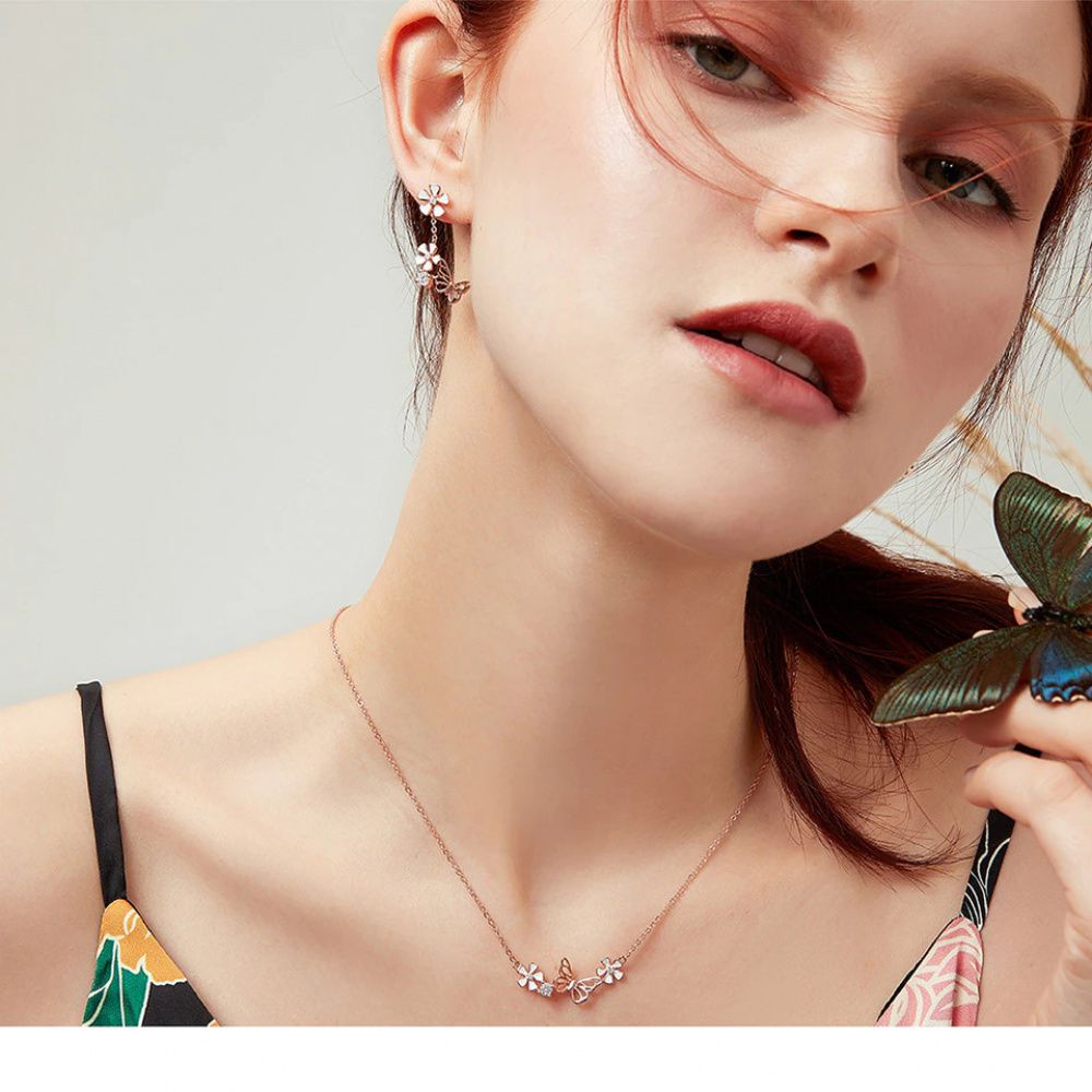 Colar Borboleta com Flores Todo em Prata 925 e Banho de Ouro Rose