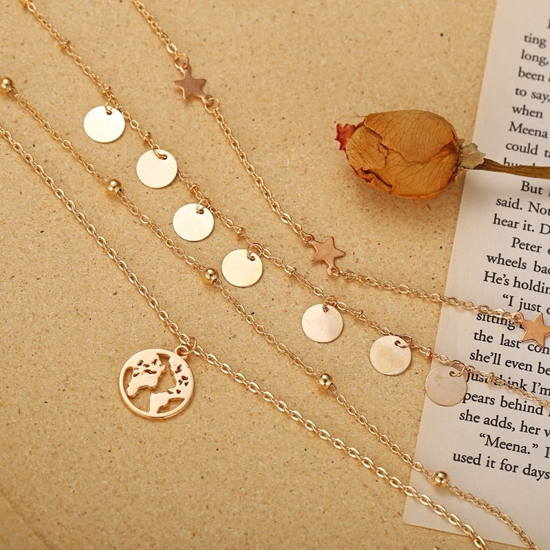 Colar em camadas com pingente Mapa Mundi Dourado